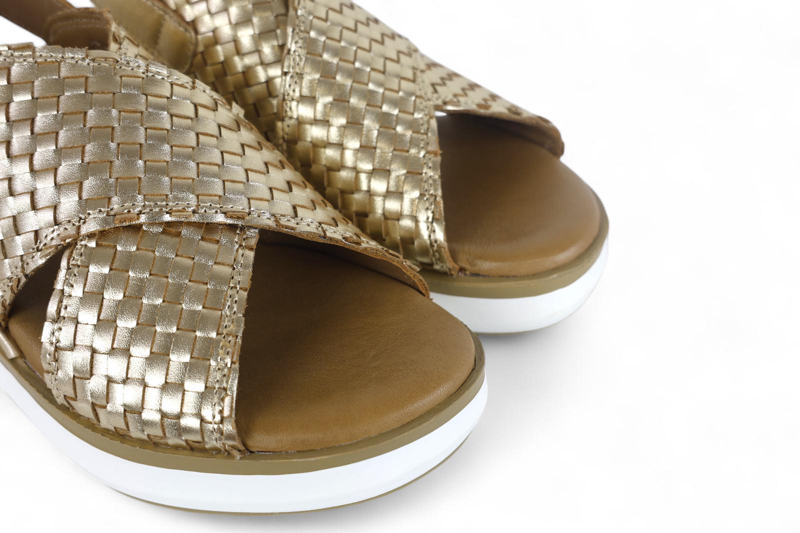 INUOVO sandali donna con zeppa in tomaia e fasce in pelle laminata oro