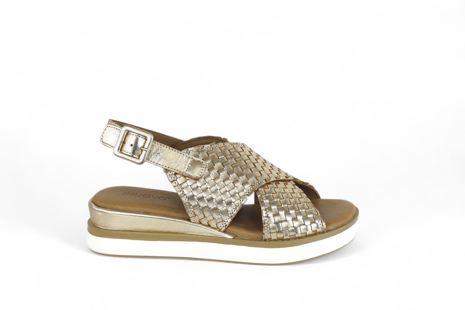 INUOVO sandali donna con zeppa in tomaia e fasce in pelle laminata oro