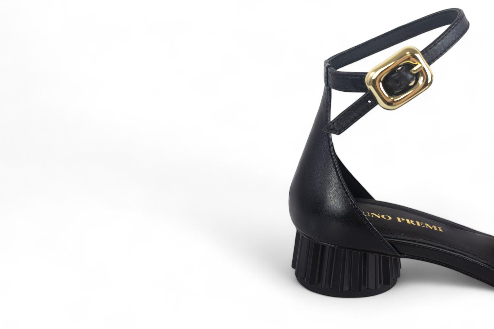 Bruno Premi sandalo donna in pelle nera con tacco scultura