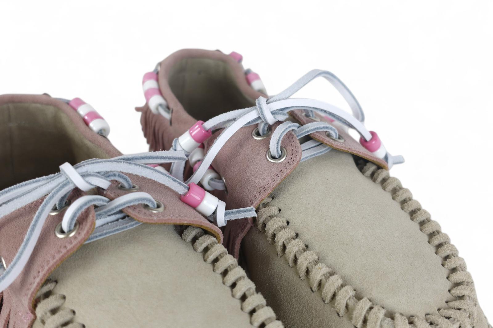 Lagoa barca donna in suede bicolor cipria e beige con frange e perline