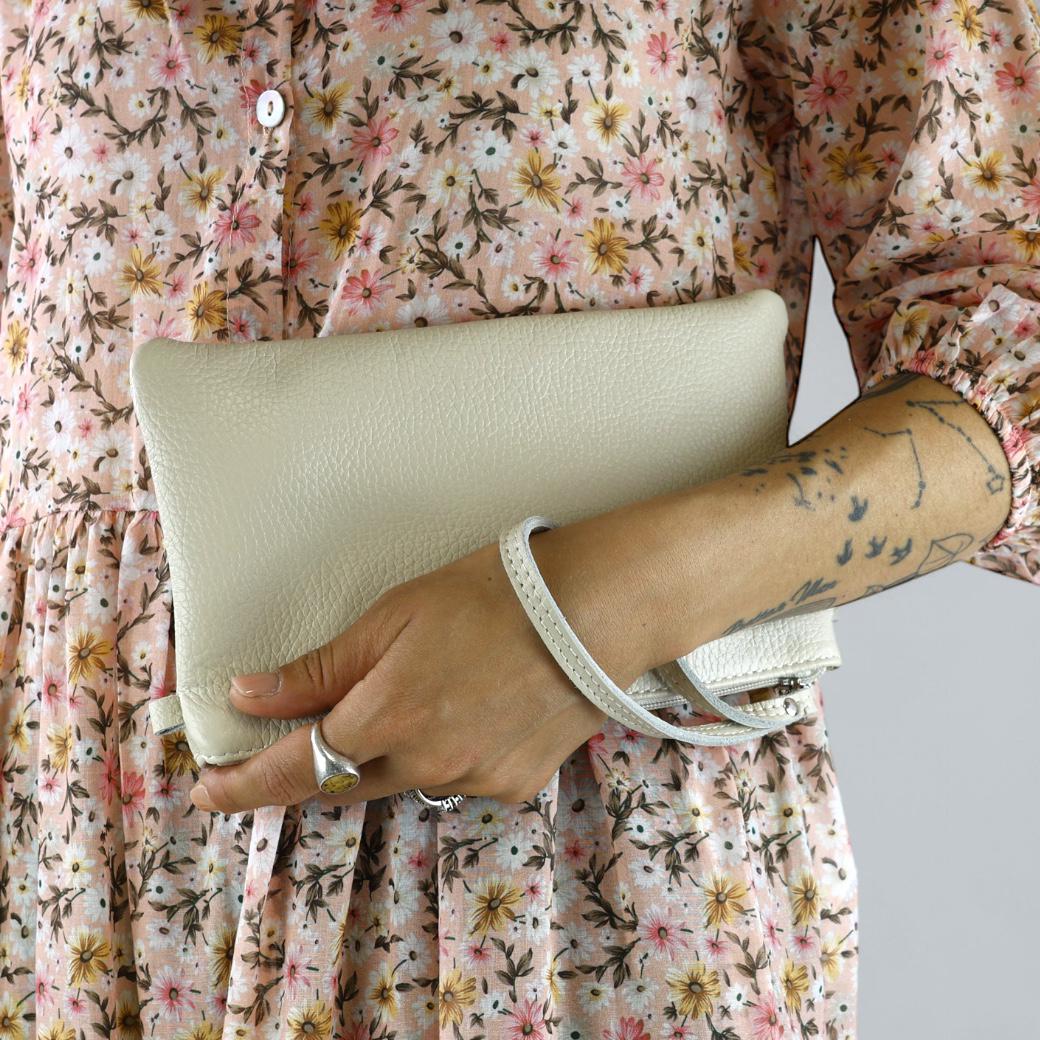 Cecile MI pochette pelle color burro