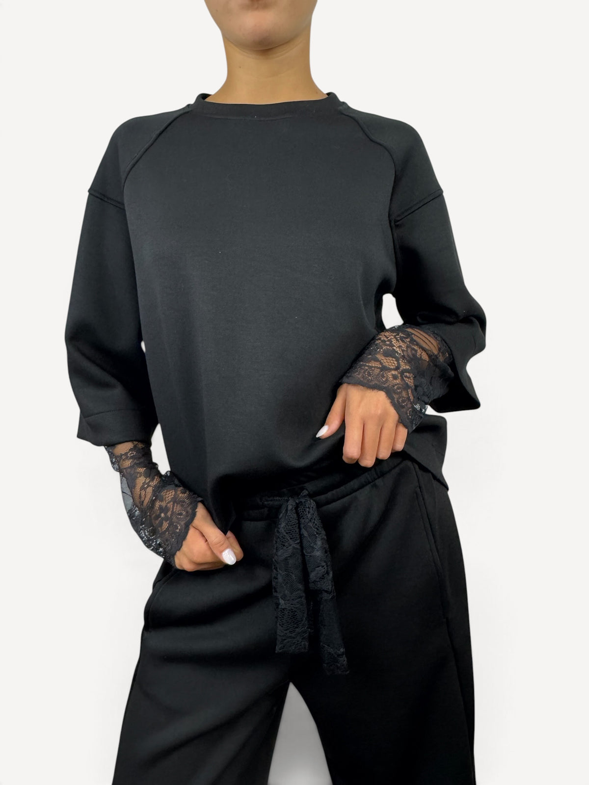 SUSY MIX COMPLETO FELPA PIZZO E PANTALONE NERO