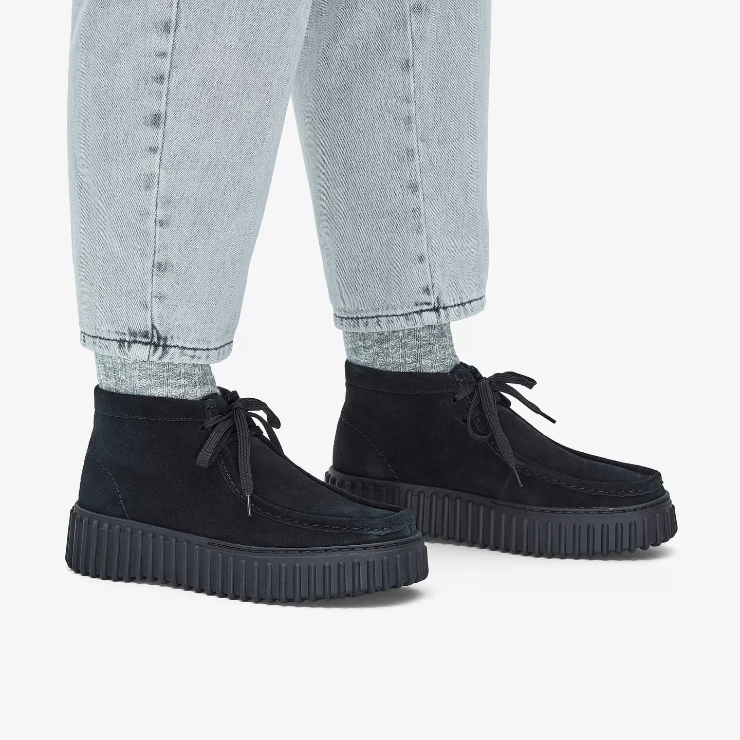 CLARKS INGEGNERE IN SUEDE NERO