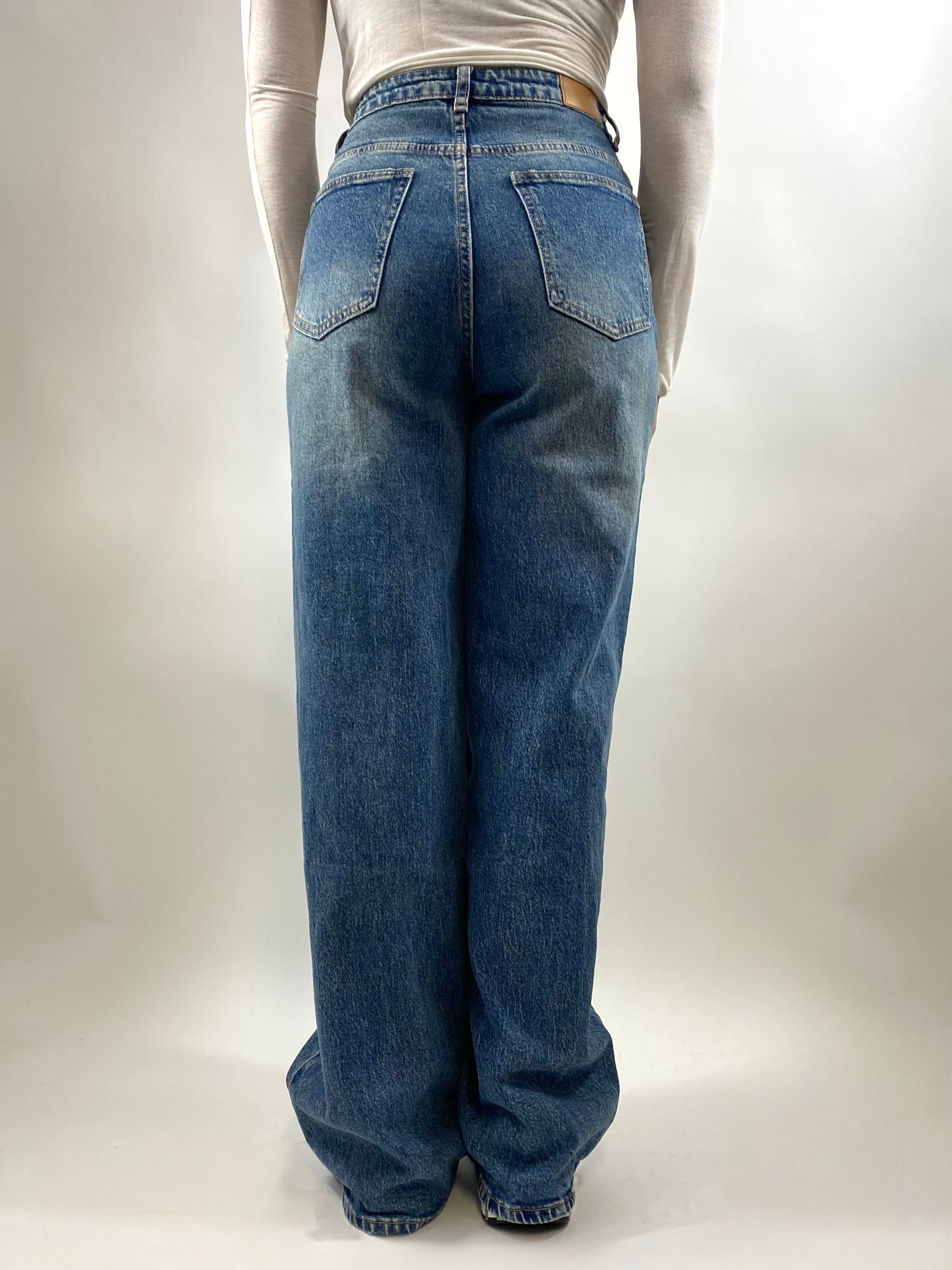 CECILE JEANS BOTTONE TRASVERSALE
