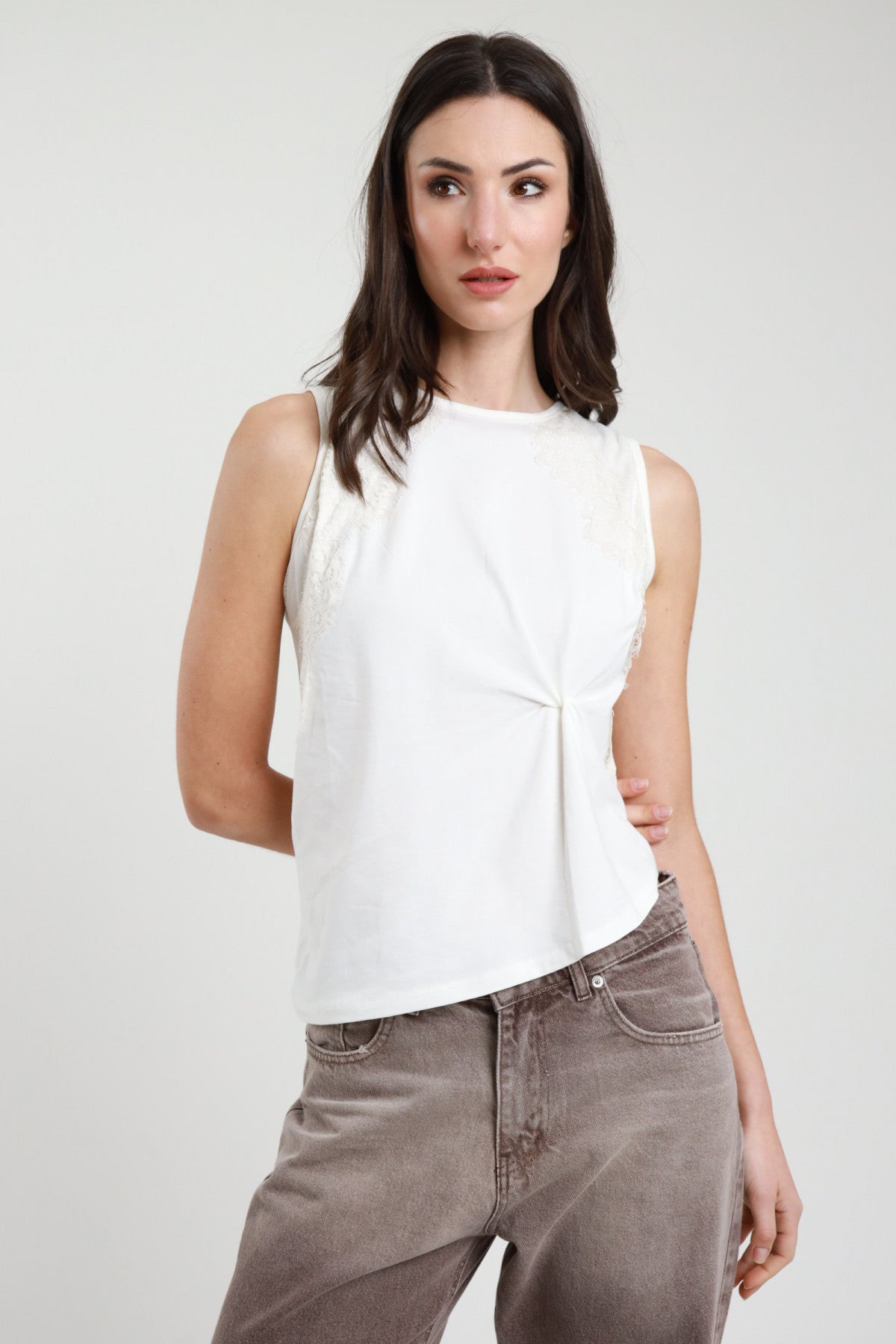 SUSYMIX TOP BIANCO SMANICATO CON PIZZO