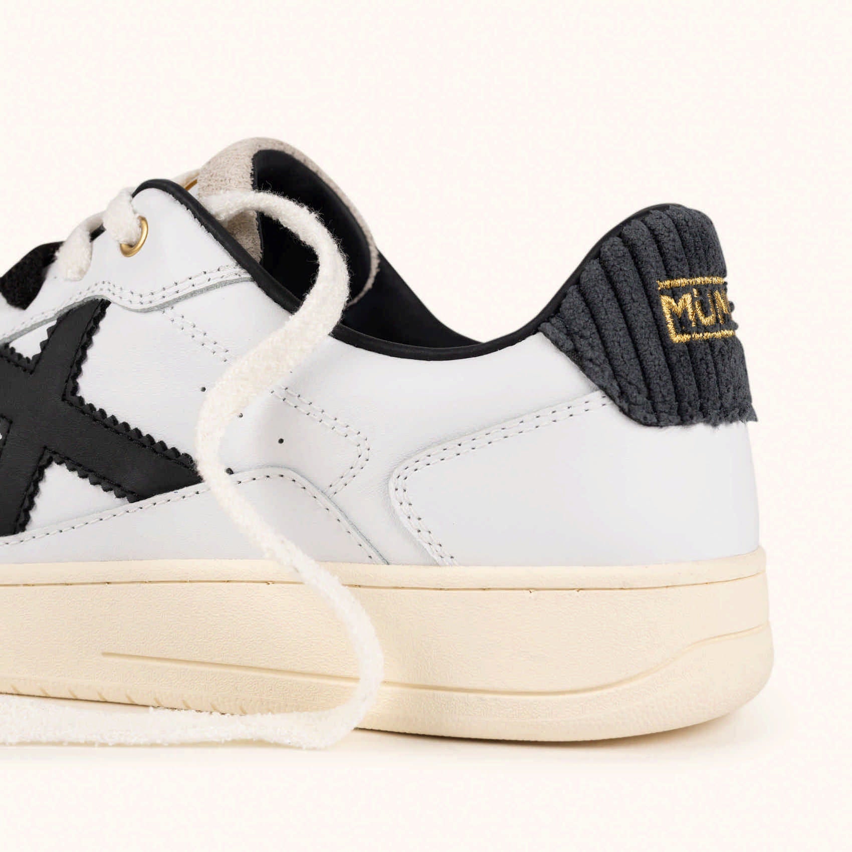 MUNICH SNEAKERS UOMO LEGIT VELLUTO BIANCO NERO