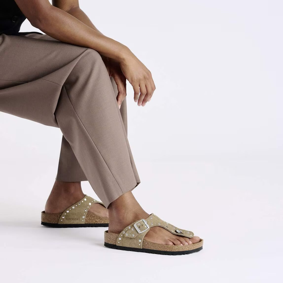 BIRKENSTOCK GIZEH RIVET TAUPE