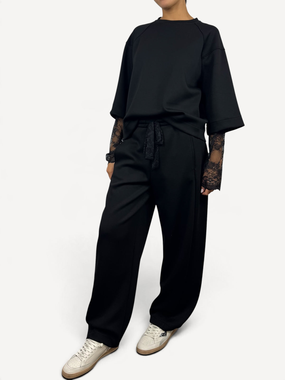 SUSY MIX COMPLETO FELPA PIZZO E PANTALONE NERO