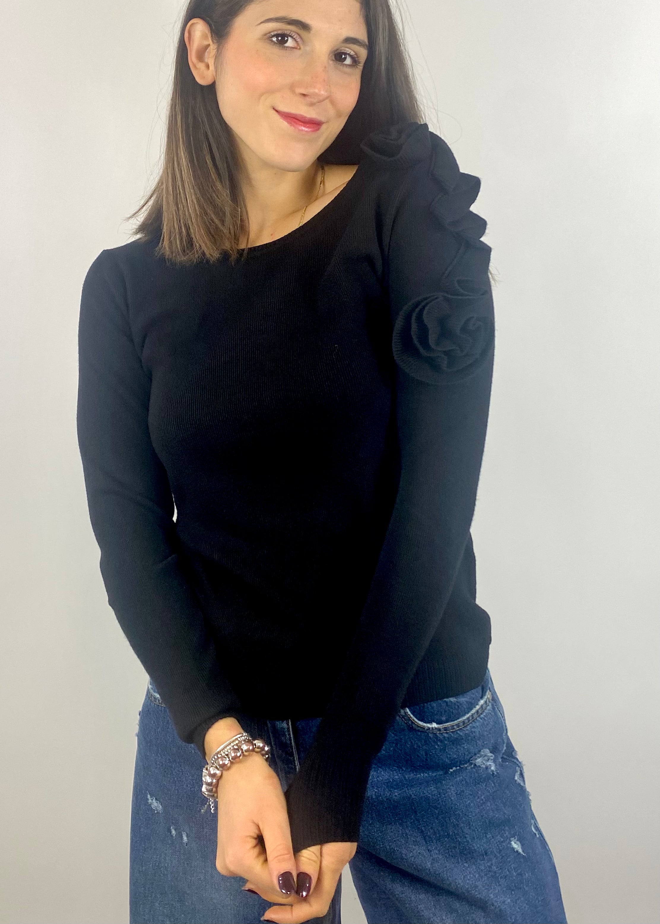 SUSY MIX MAGLIA NERA CON ROUCHES