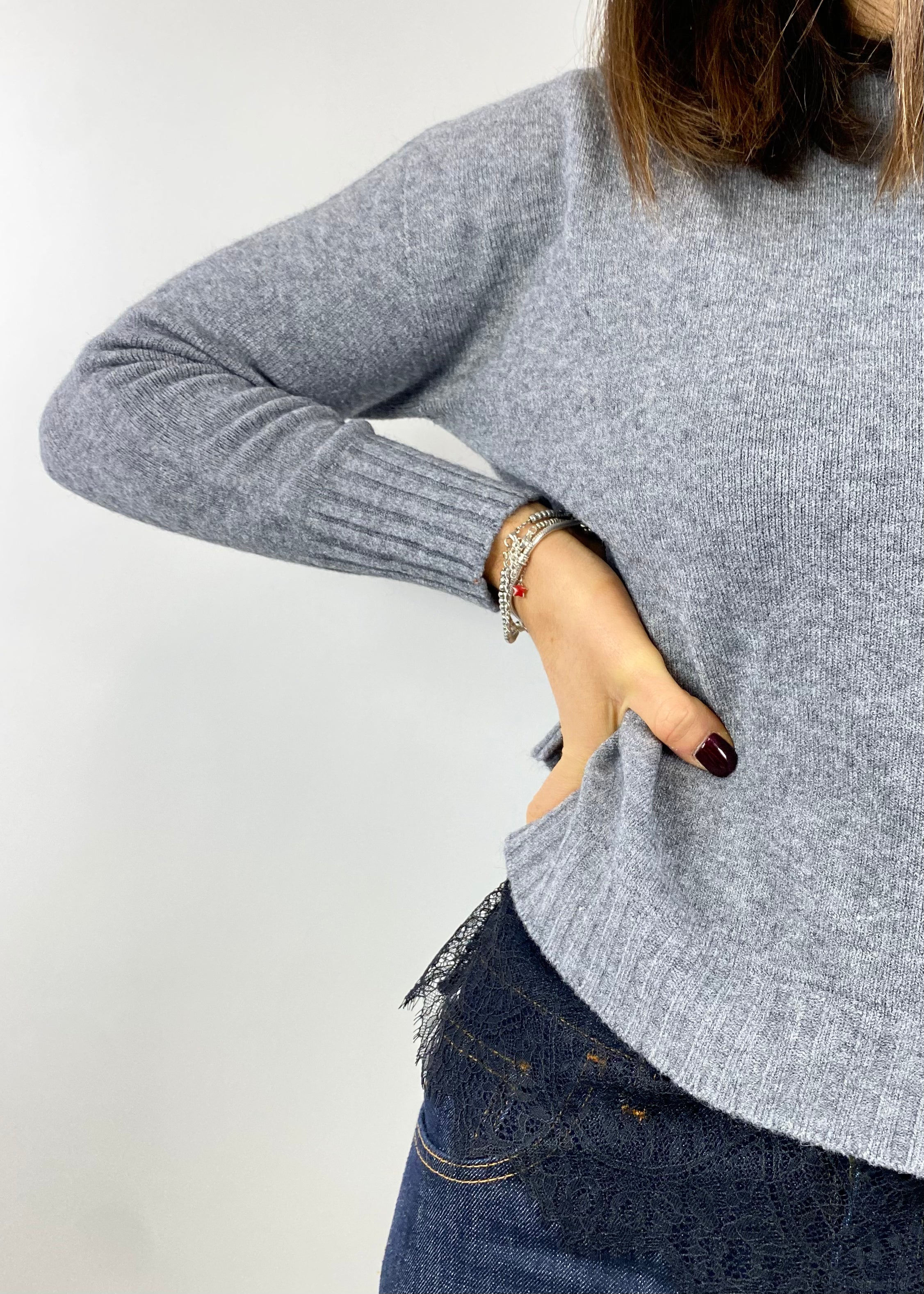 SUSY MIX MAGLIA CON INSERTI IN PIZZO GRIGIA