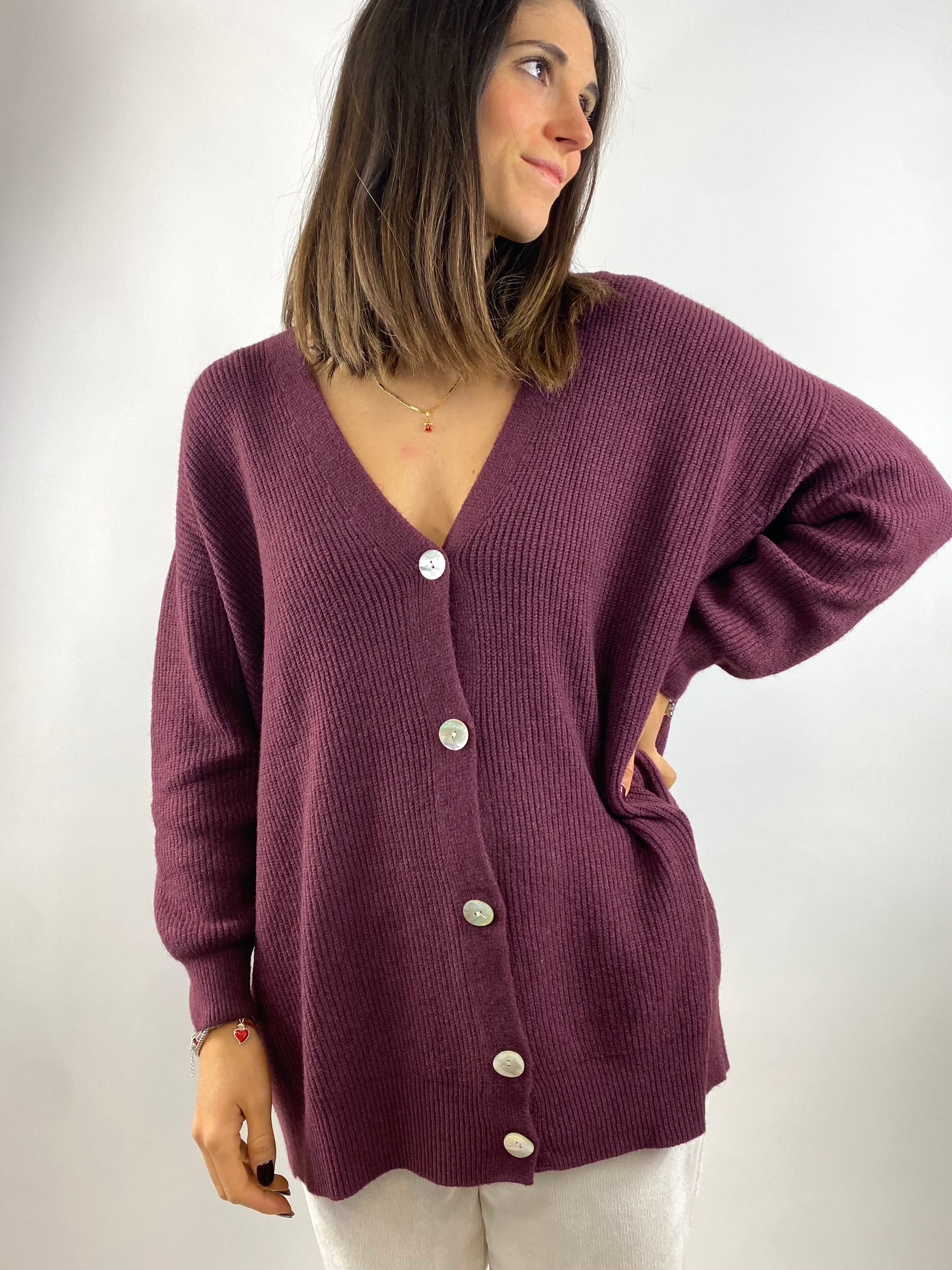 SUSY MIX CARDIGAN OVER BORDEAUX