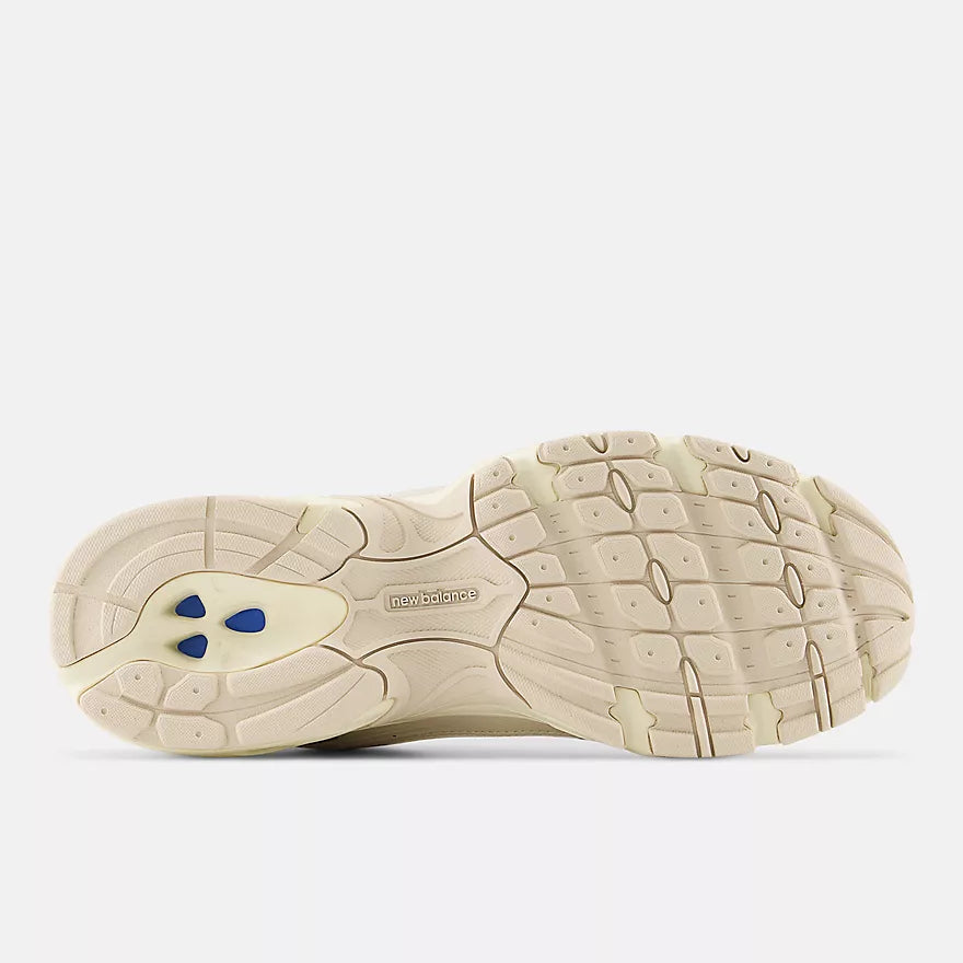 NEW BALANCE SNEAKERS MR530AA