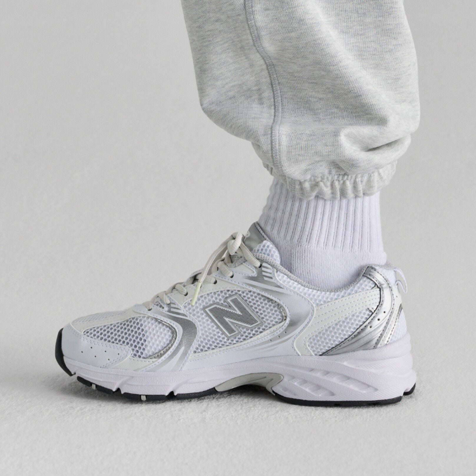 NEW BALANCE SNEAKERS MR530EMA