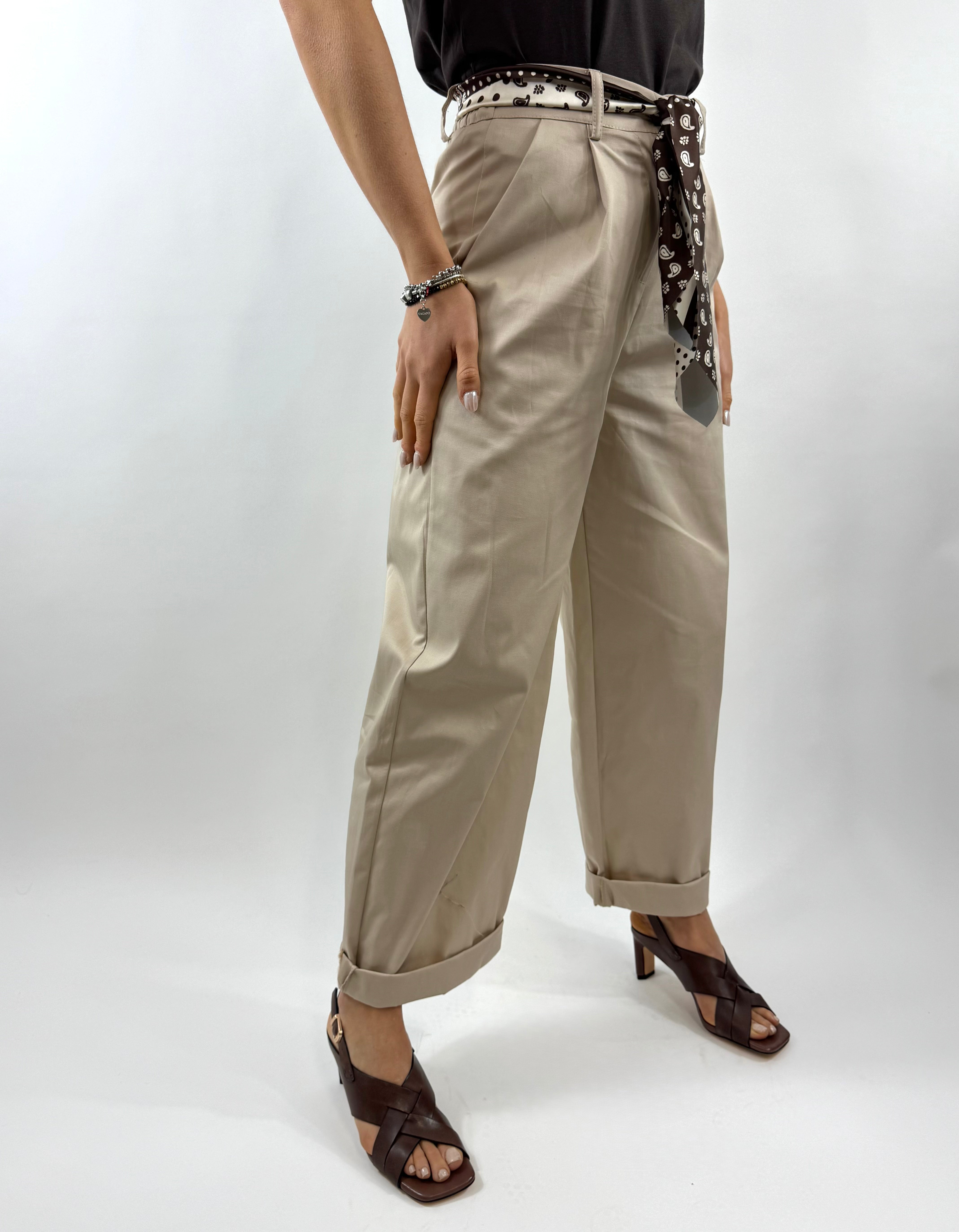 CECILE PANTALONE CON FOULARD BEIGE