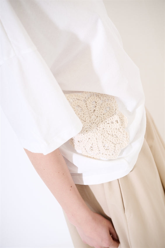 KIKISIX T-SHIRT FIORE MACRAME PANNA