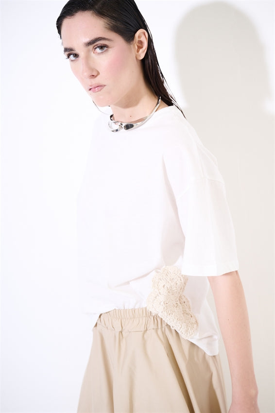 KIKISIX T-SHIRT FIORE MACRAME PANNA