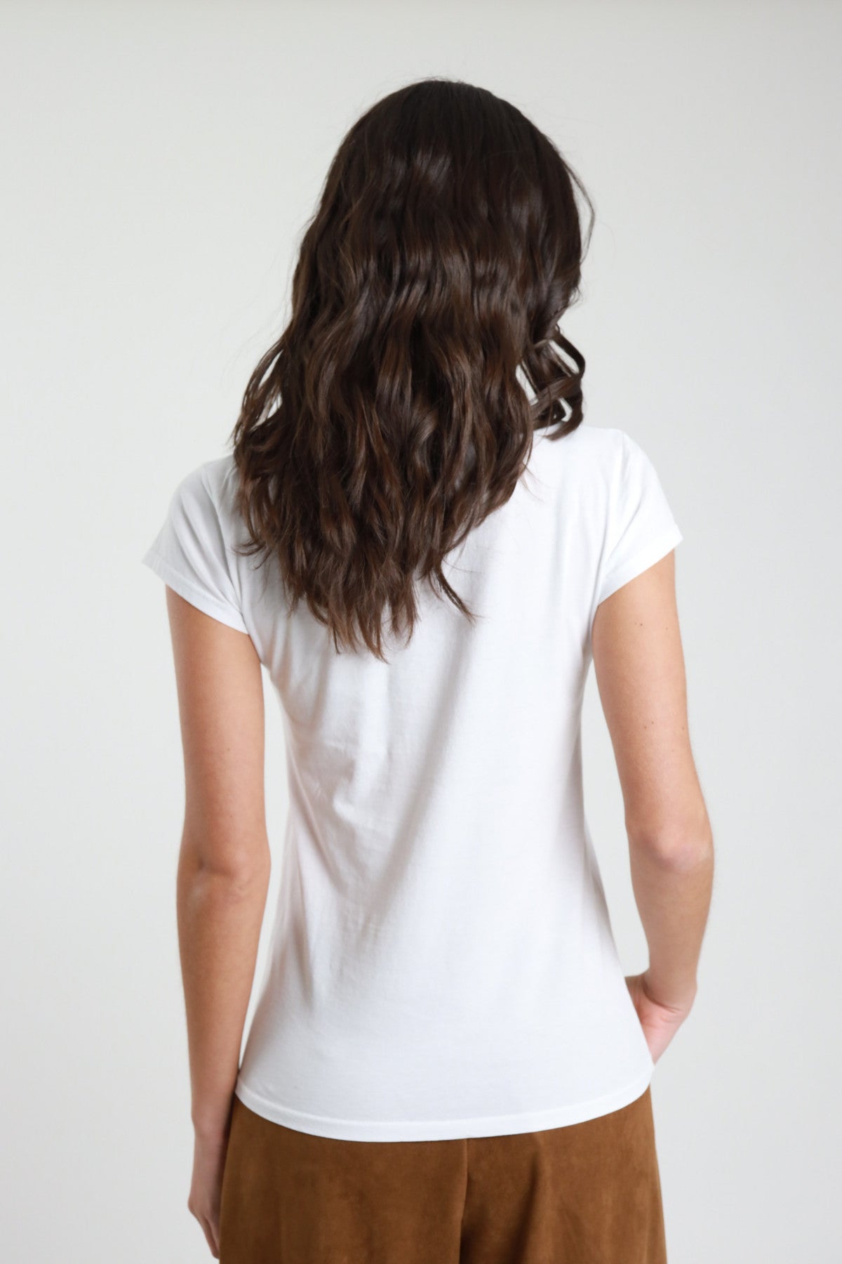 SUSY MIX T-SHIRT SCOLLO A V BIANCA