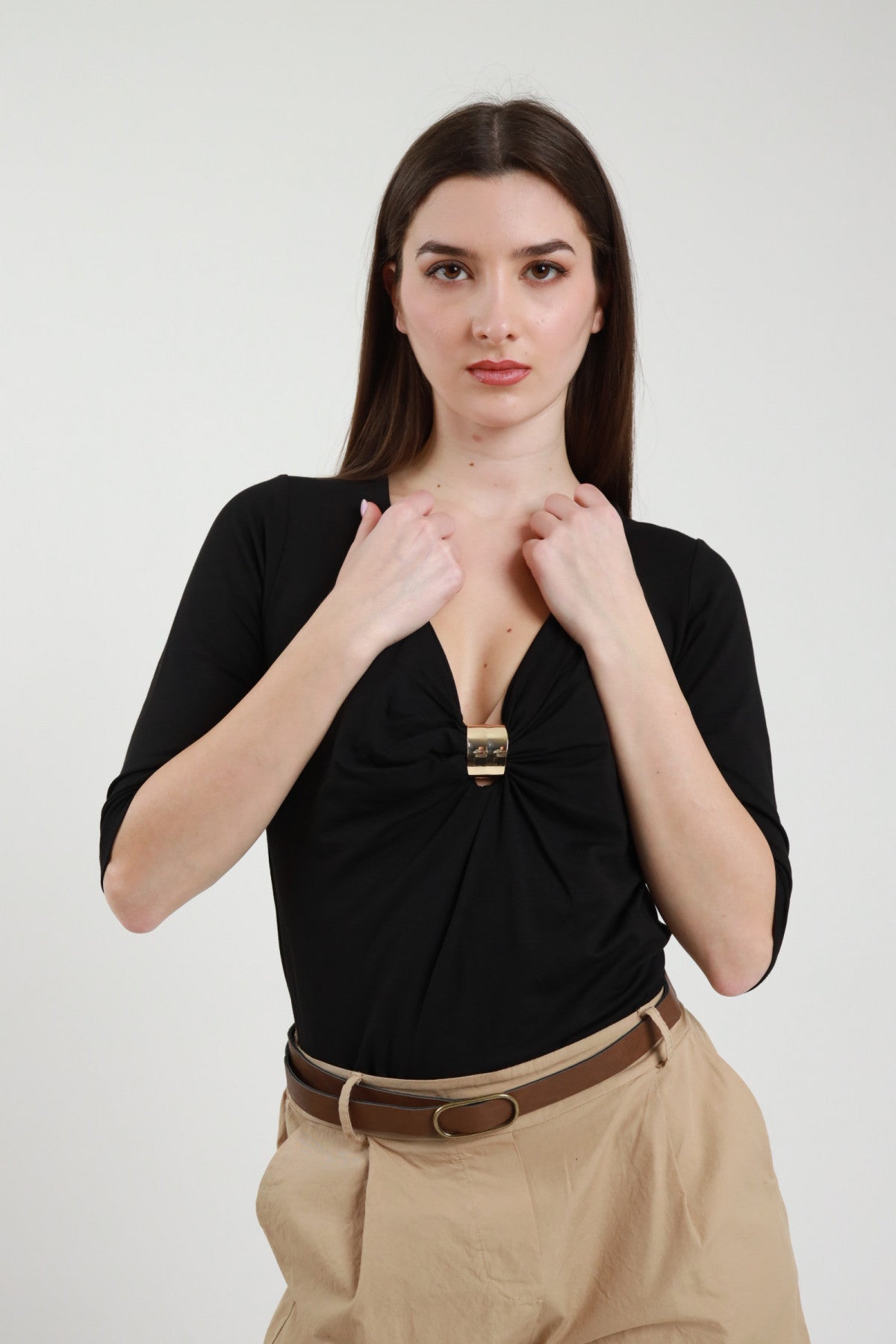 SUSY MIX MAGLIA NERA CON ACCESSORIO