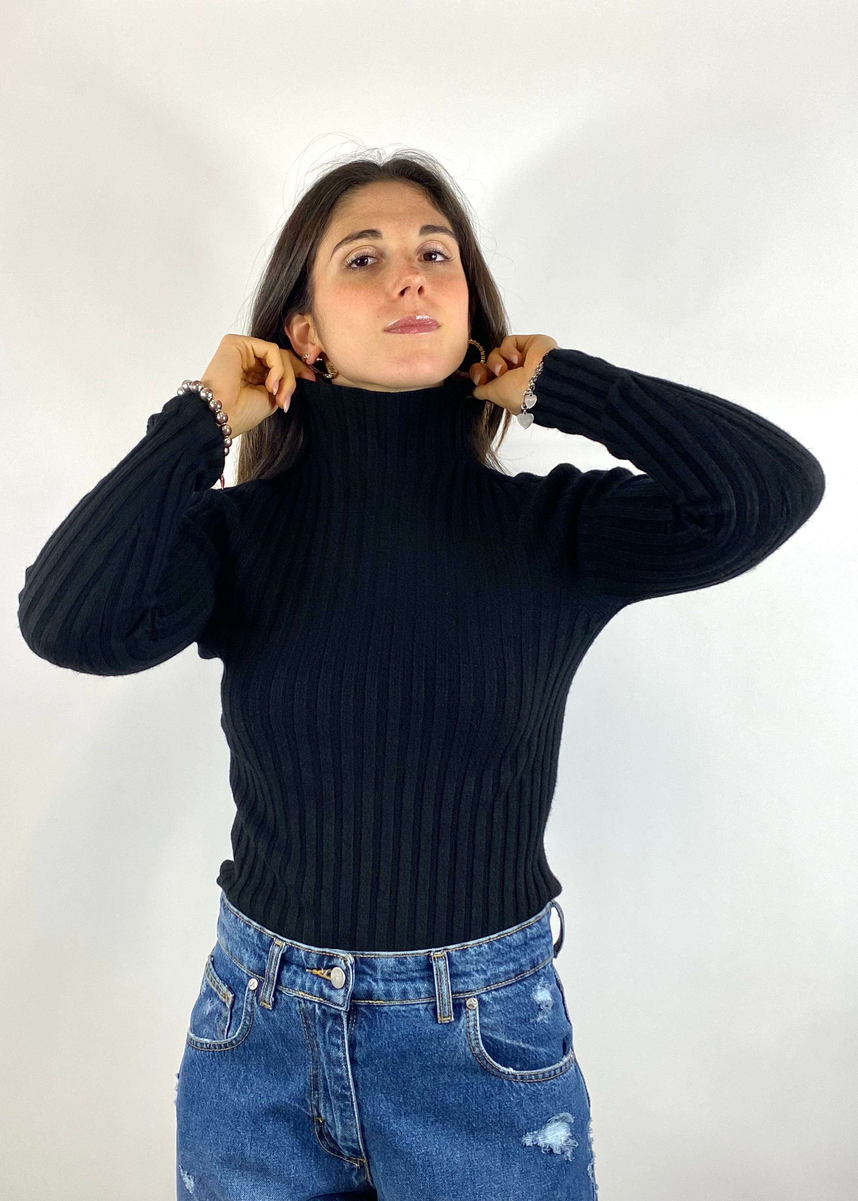 SUSY MIX MAGLIA A COSTINE NERA