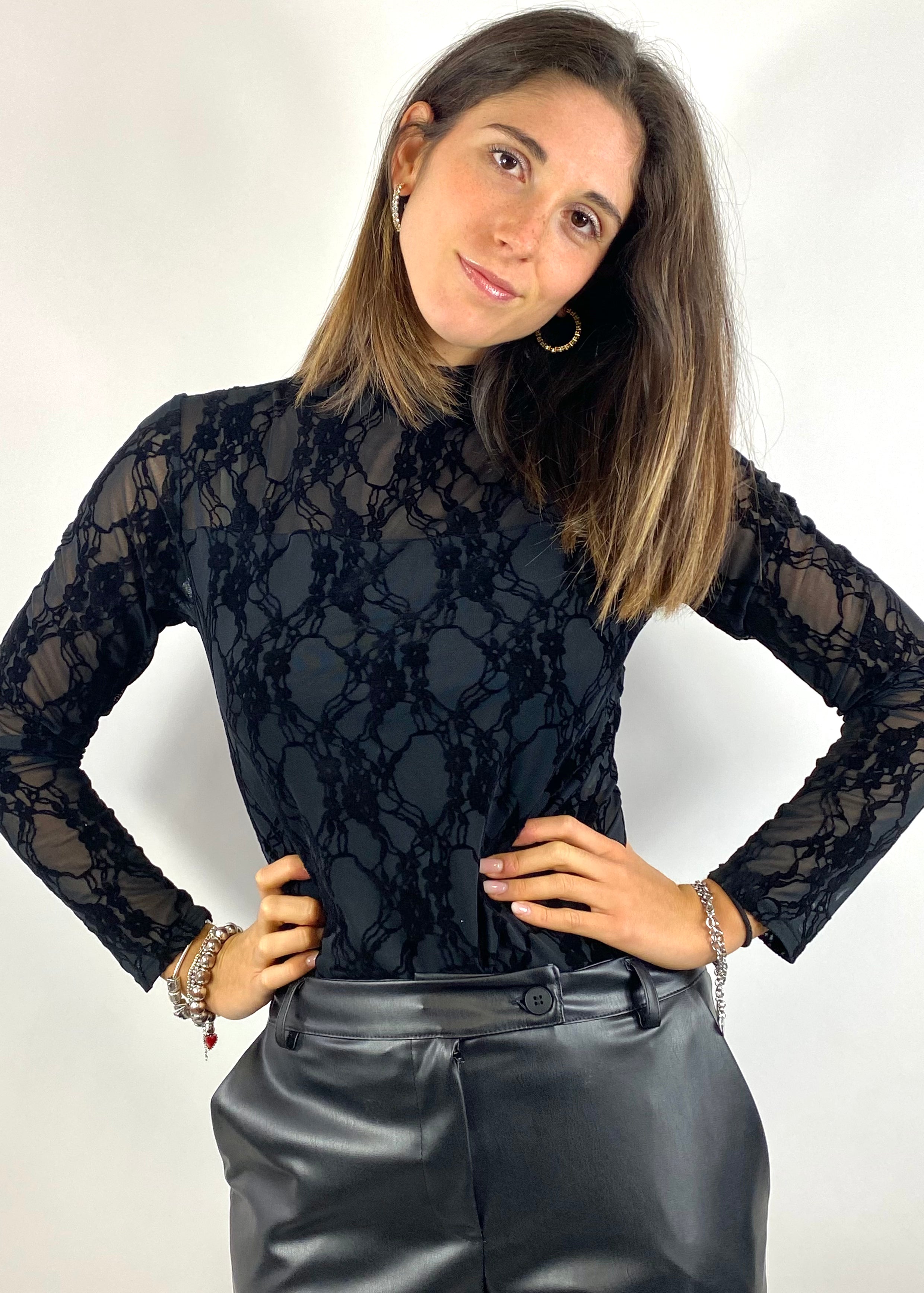 SUSY MIX MAGLIETTA CON TRASPARENZE E FANTASIE FLOREALI