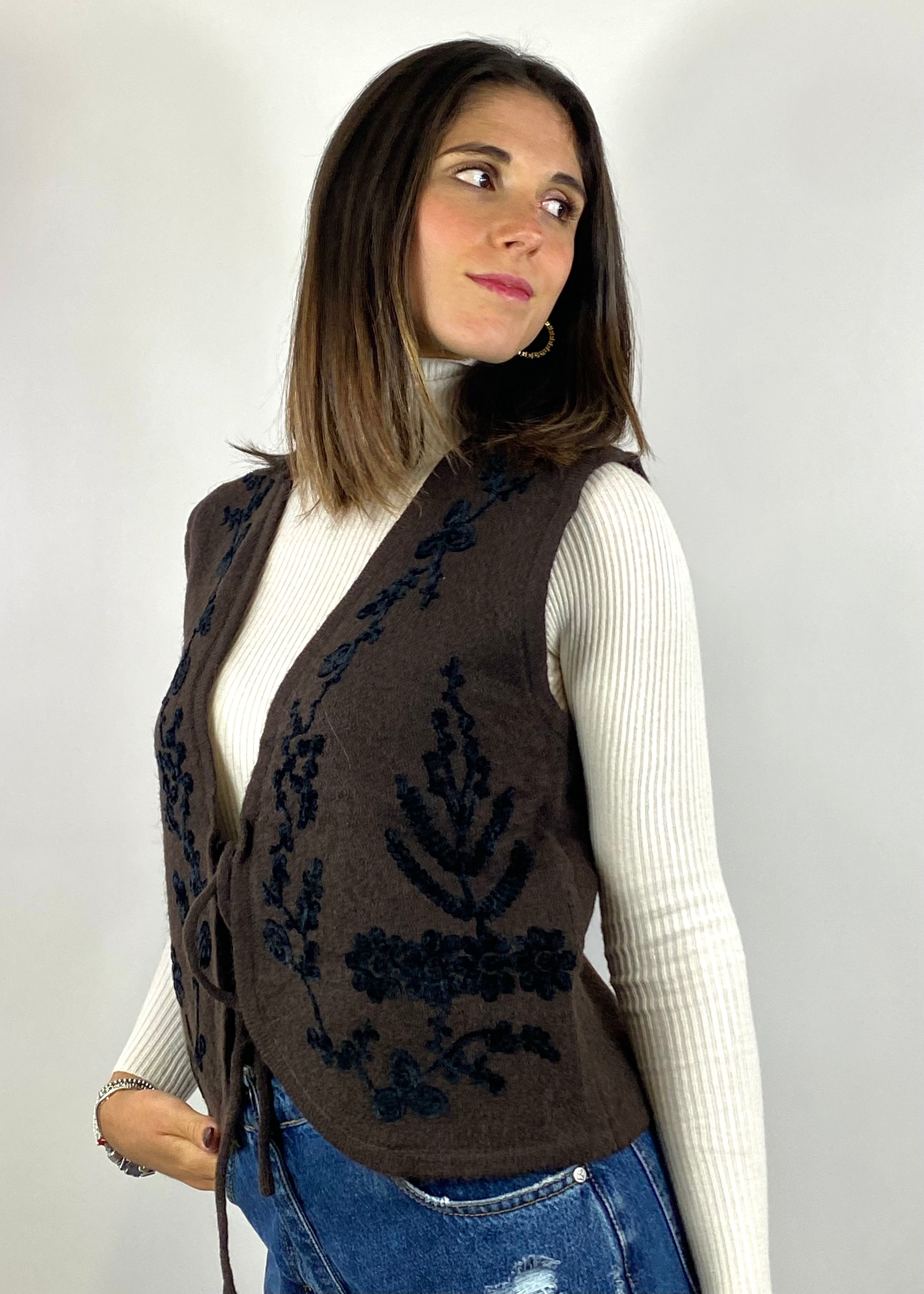 SUSY MIX GILET RICAMATO MORO