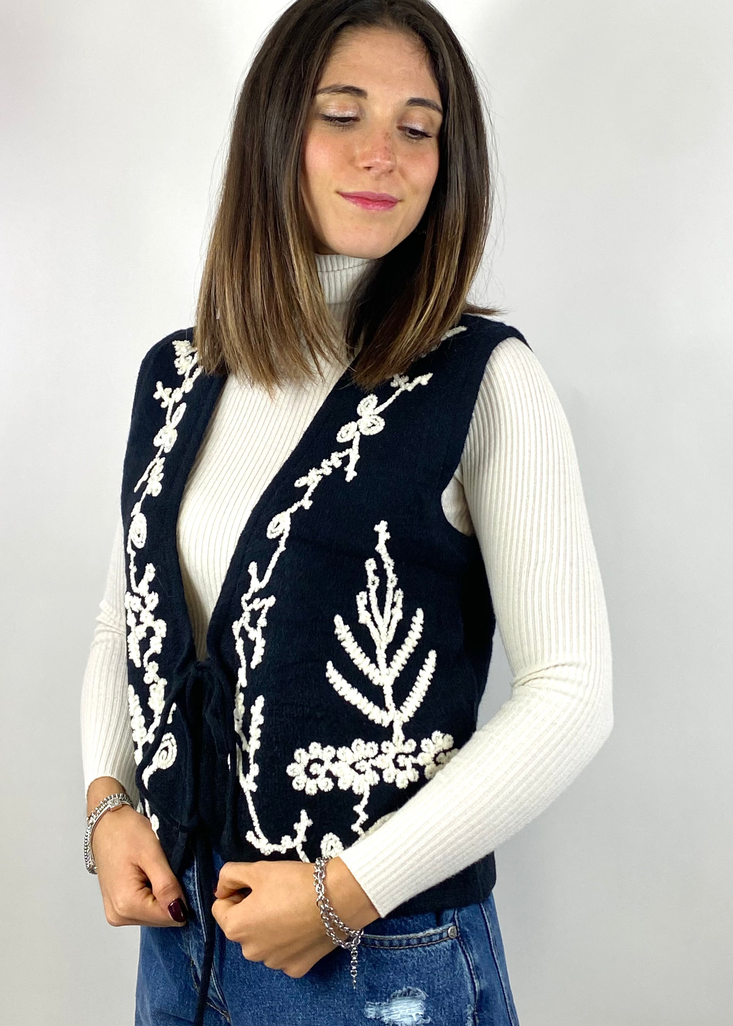 SUSY MIX GILET CON RICAMI NERO