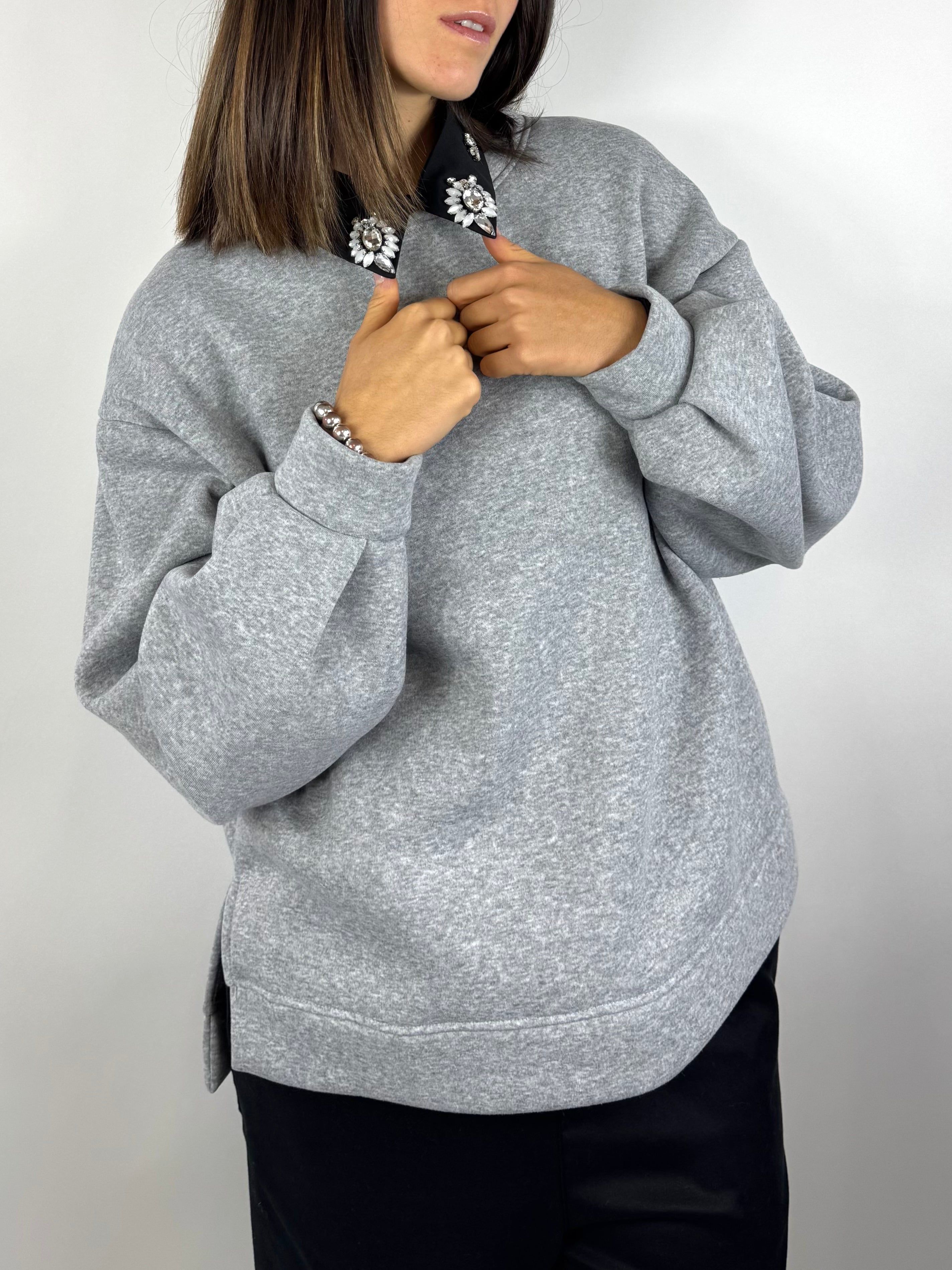 TWO WAY FELPA CON COLLO STRASS