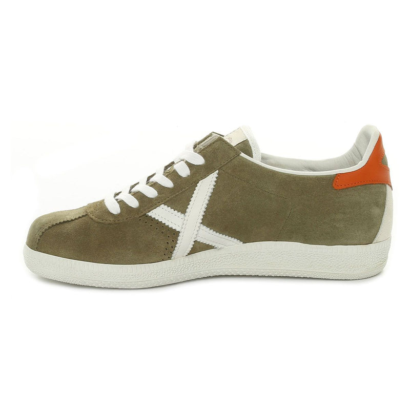 Munich Sneaker uomo in suede militare con dettagli in bianco e arancio