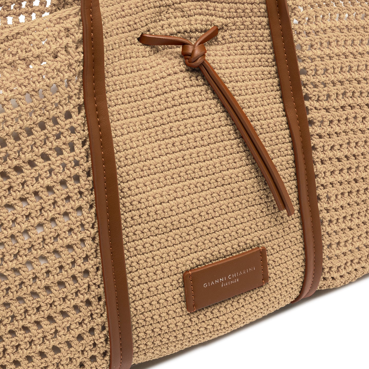 Gianni Chiarini shopper maxi in tessuto uncinetto nature con dettagli in pelle