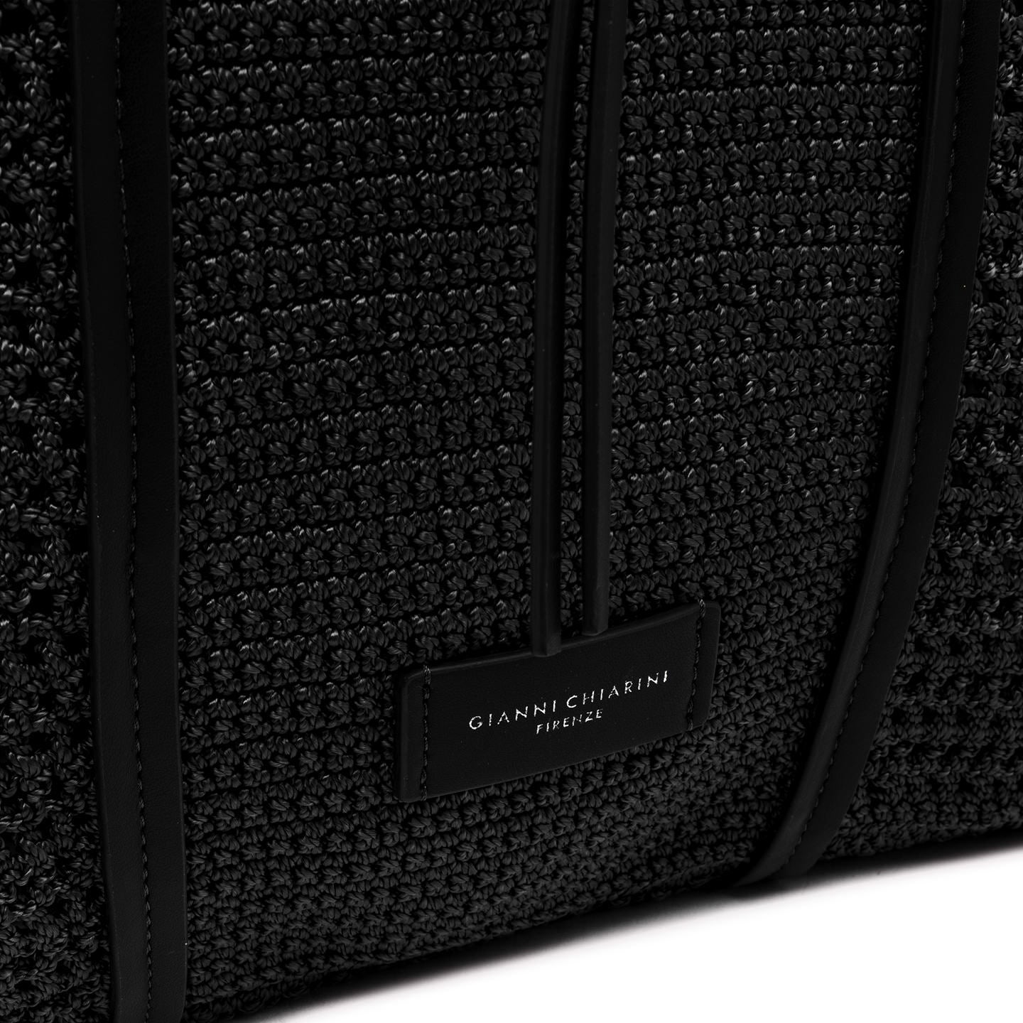 Gianni Chiarini shopper in tessuto uncinetto nero impreziosita da dettagli in pelle