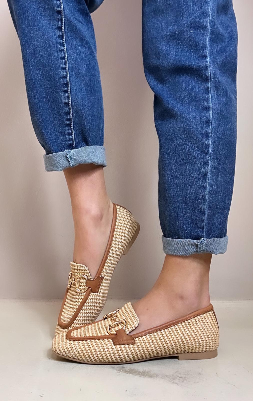 Shaddy Mocassino donna in rafia beige con profilo di pelle cuoio e morsetto oro