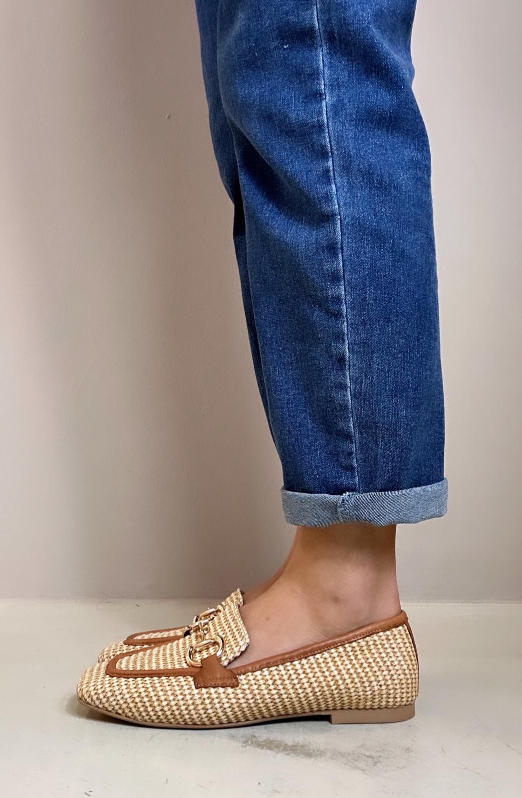Shaddy Mocassino donna in rafia beige con profilo di pelle cuoio e morsetto oro