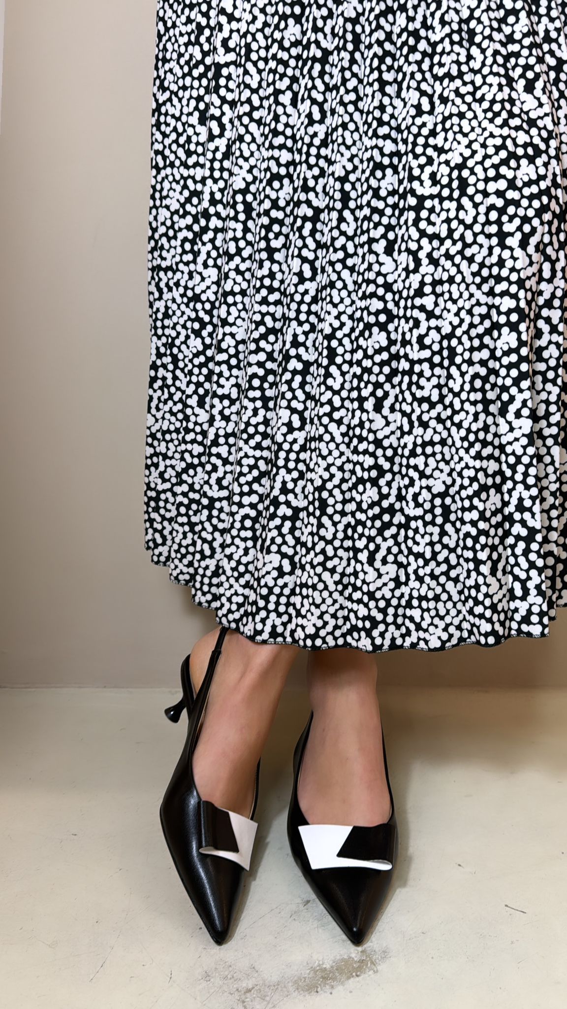 Bottega Lotti Slingback in ecopelle nera con fiocco nero e bianco