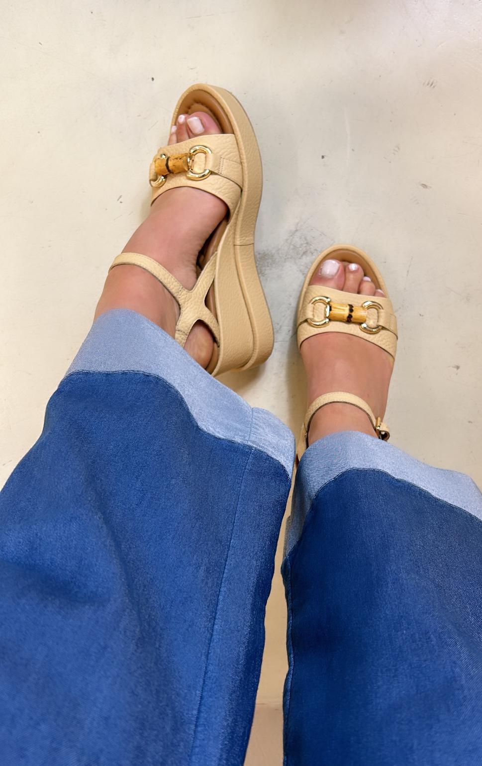 Altraofficina Sandalo donna in pelle bottalata sabbia con dettaglio in bamboo