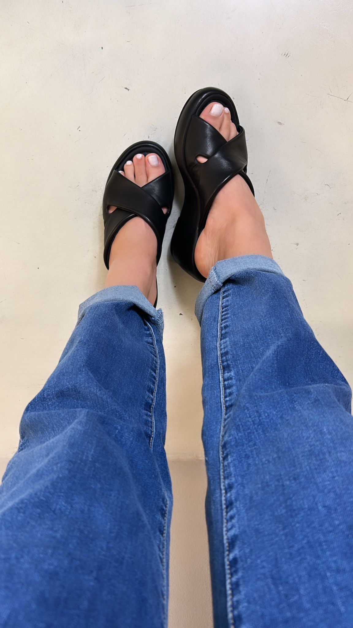 Bruno premi Mules donna in nappa nera con incrocio
