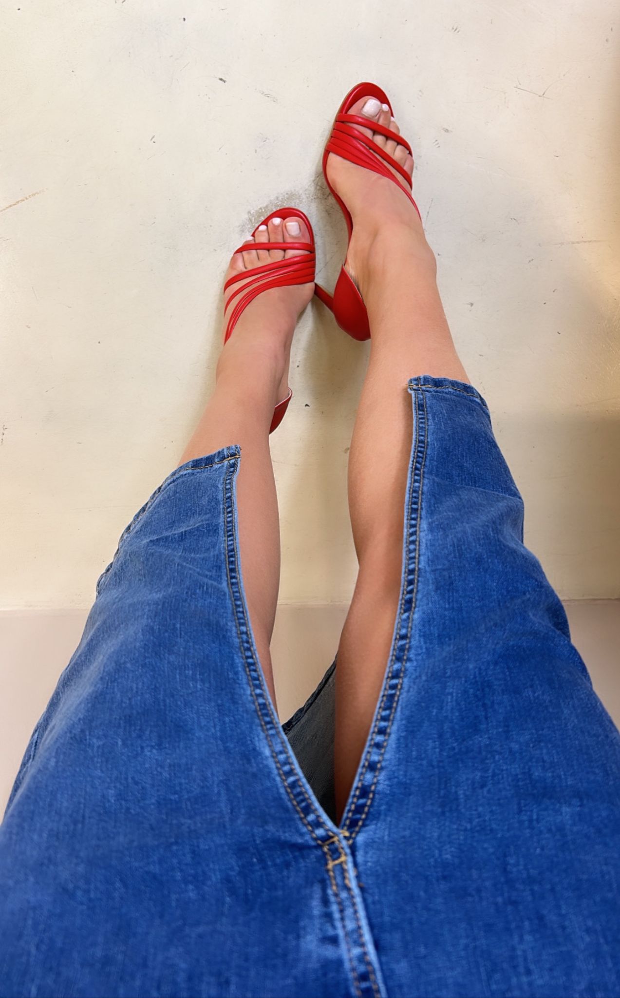 Bottega Lotti Sandalo donna in ecopelle rosso con laccetti asimmetrici