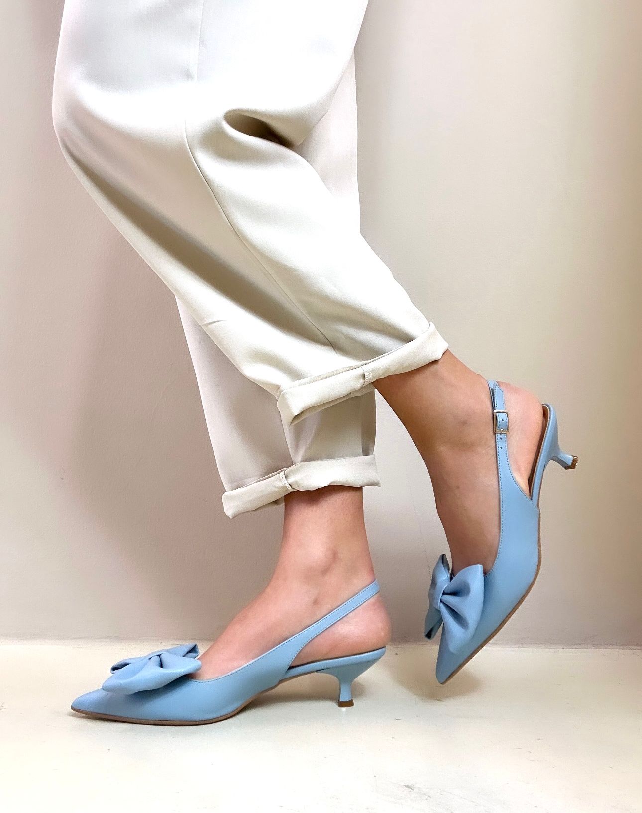 Divine Follie Slingback donna celeste con fiocco