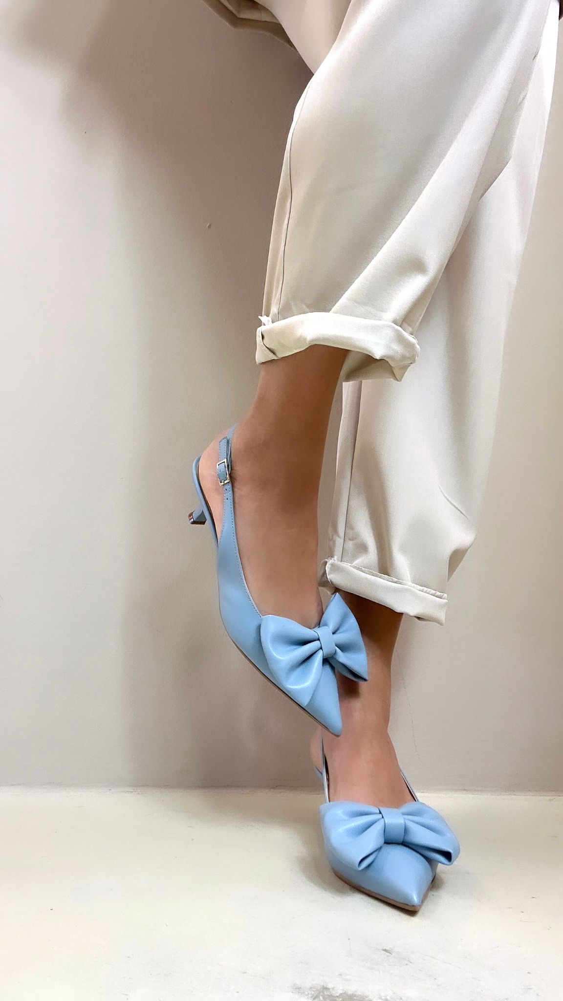 Divine Follie Slingback donna celeste con fiocco