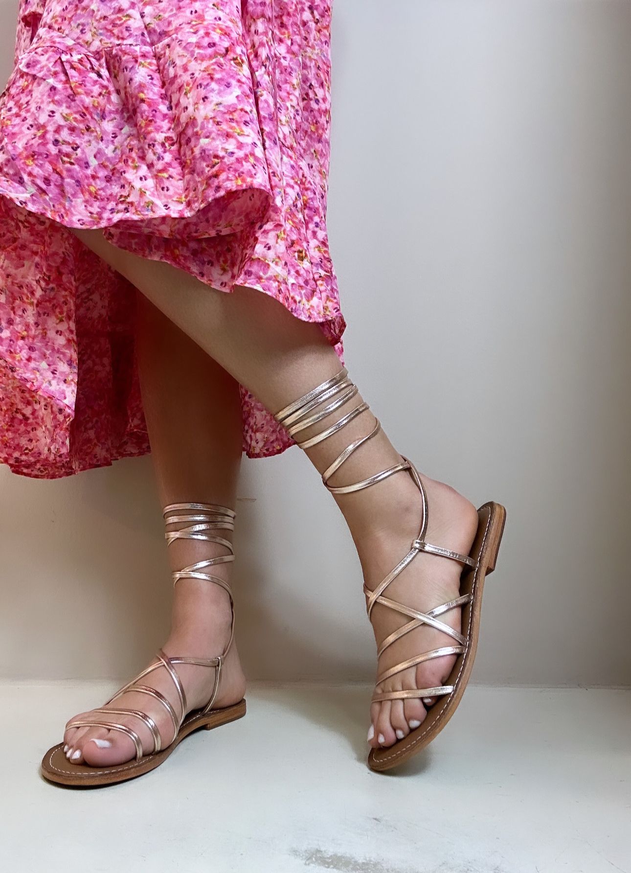 CB Fusion Sandalo infradito alla schiava donna con lacci sottili in pelle laminata gold