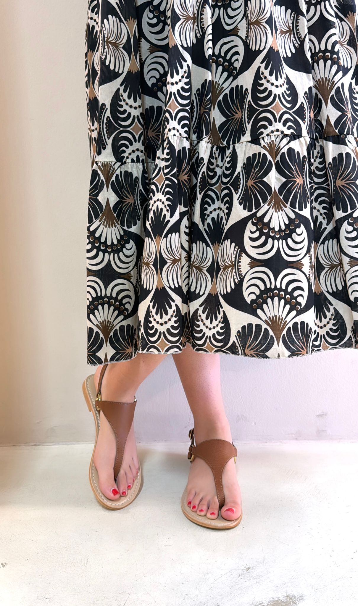 Cristin Sandalo infradito donna in pelle cuoio con dettagli oro