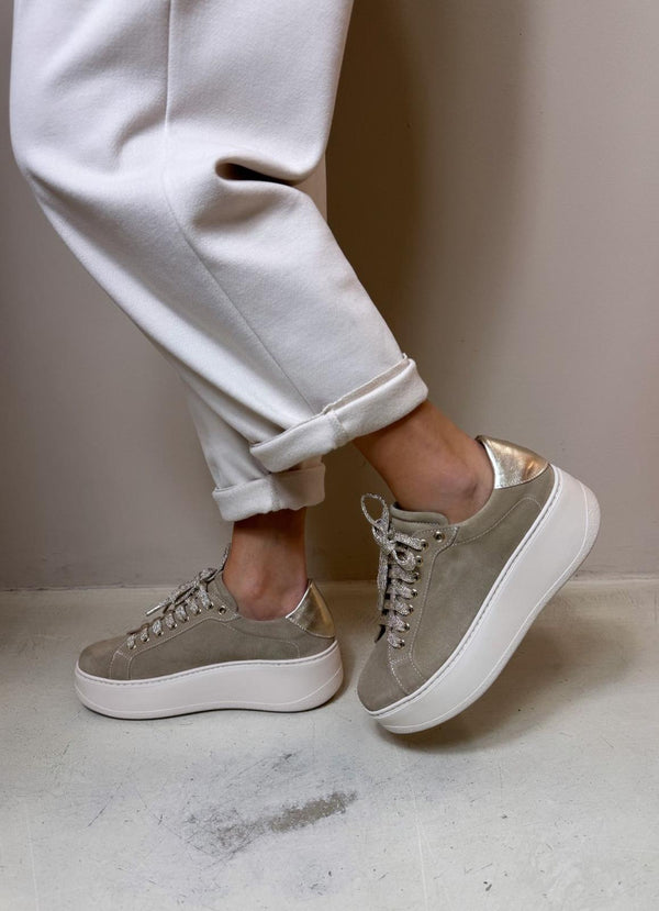 Crown sneaker donna in crosta taupe