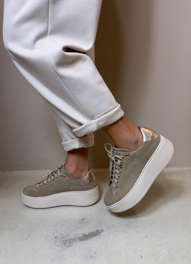 Crown sneaker donna in crosta taupe