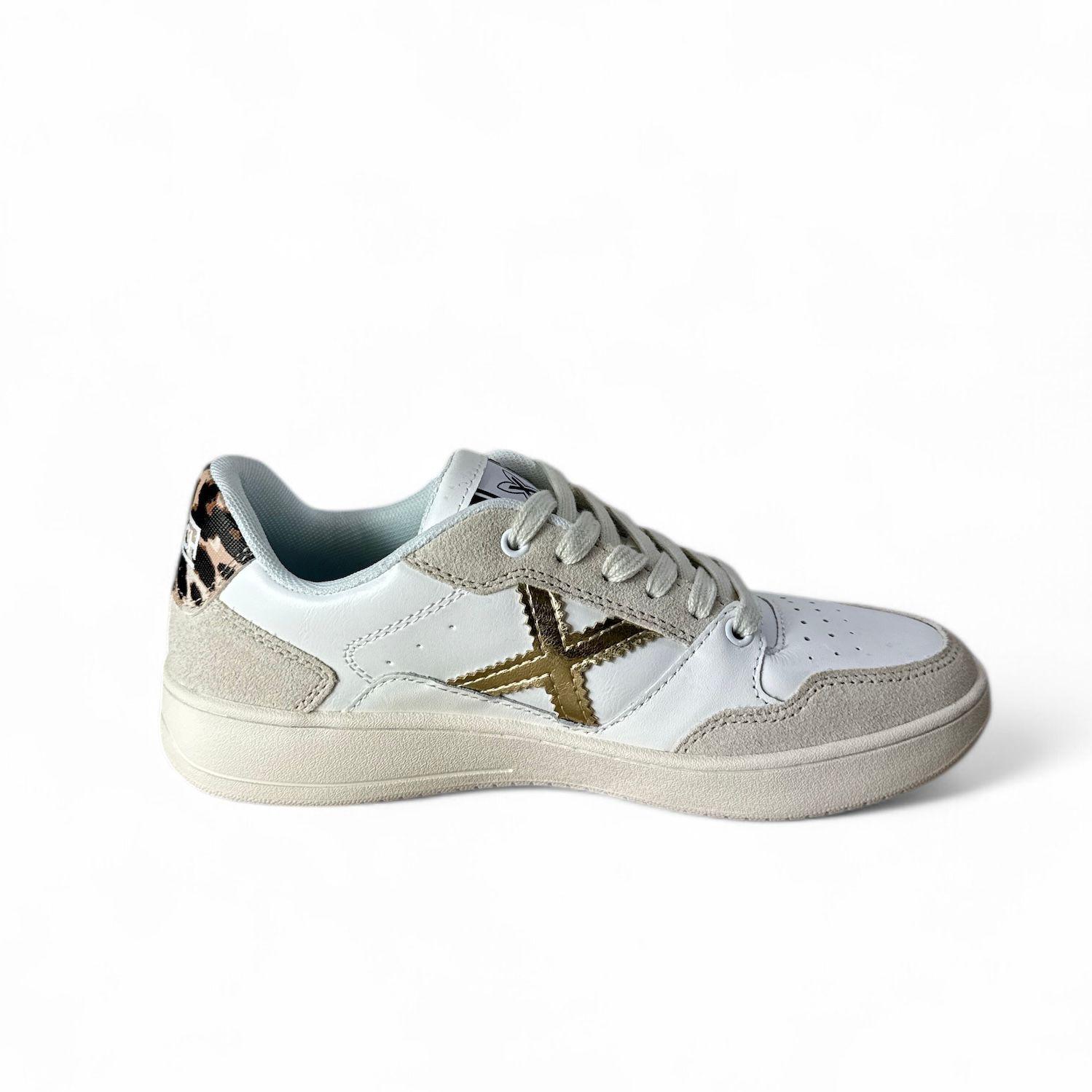 Munich Sneaker donna in pelle bianca logo laminato oro e gonfietto animalier