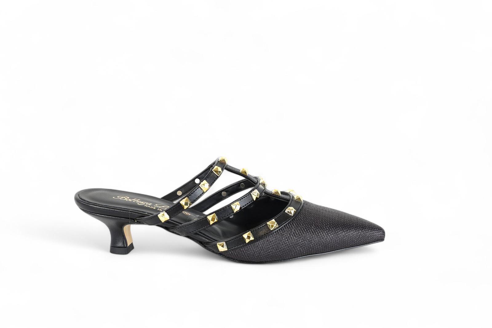 Bottega Lotti mules donna in rafia ed ecopelle nero e dettagli borchie oro