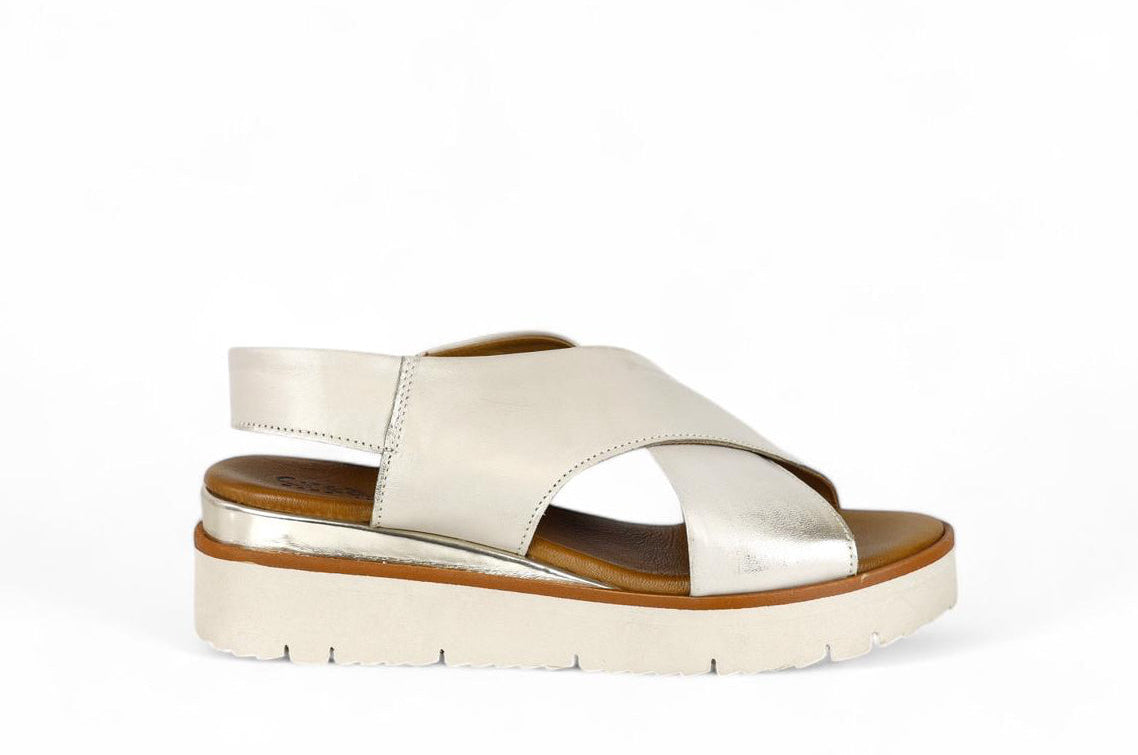 Creative sandalo donna con zeppa e fasce incrociate platino