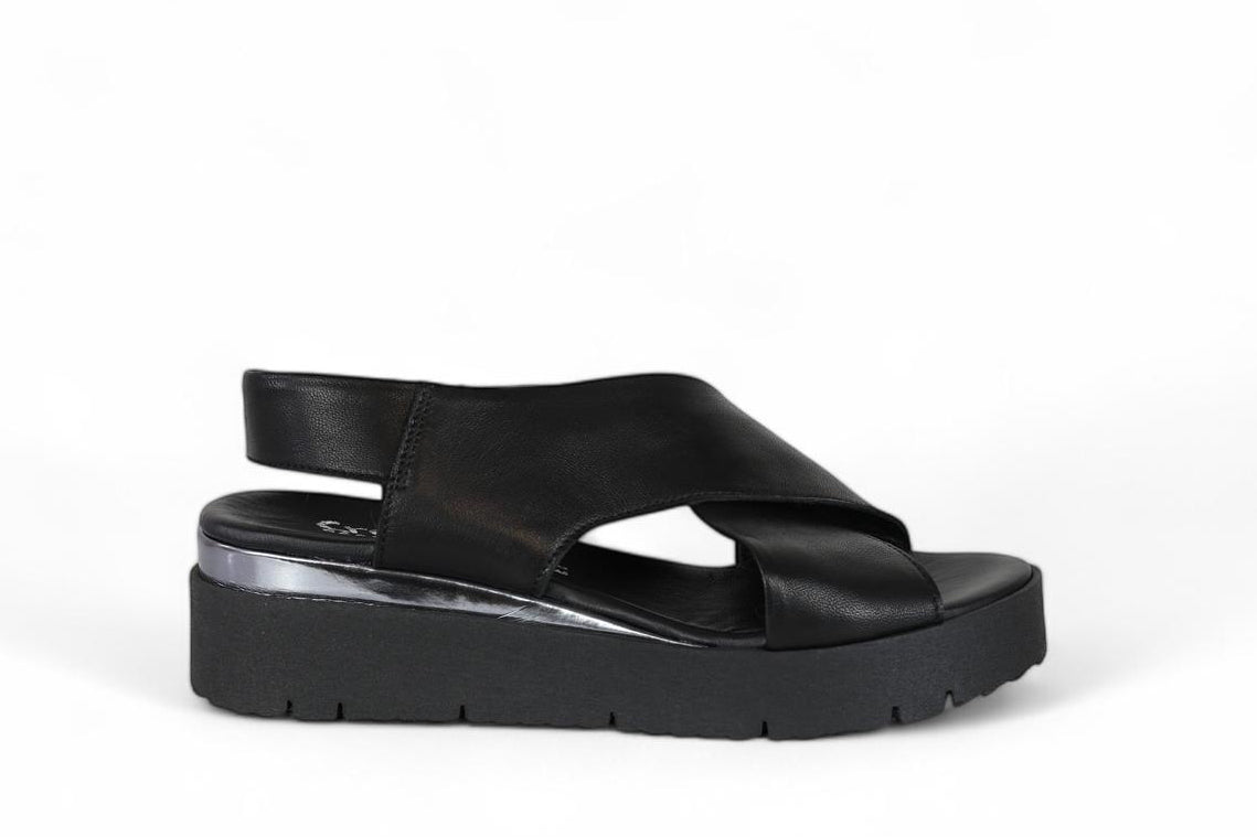 Creative sandalo donna con zeppa e fasce incrociate nere
