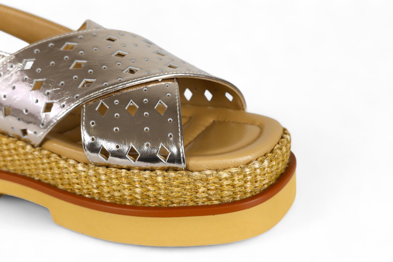 Elvio Zanon sandalo donna in laminato con fasce incrociate con motivi geometrici