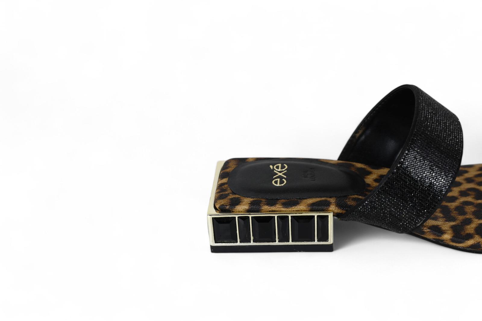 Exé ciabattina donna con infradito in micro strass neri e sottopiede leopardato