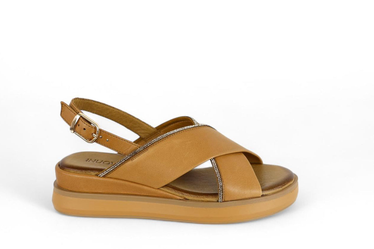 INUOVO sandalo donna in pelle con incrocio e profili strass