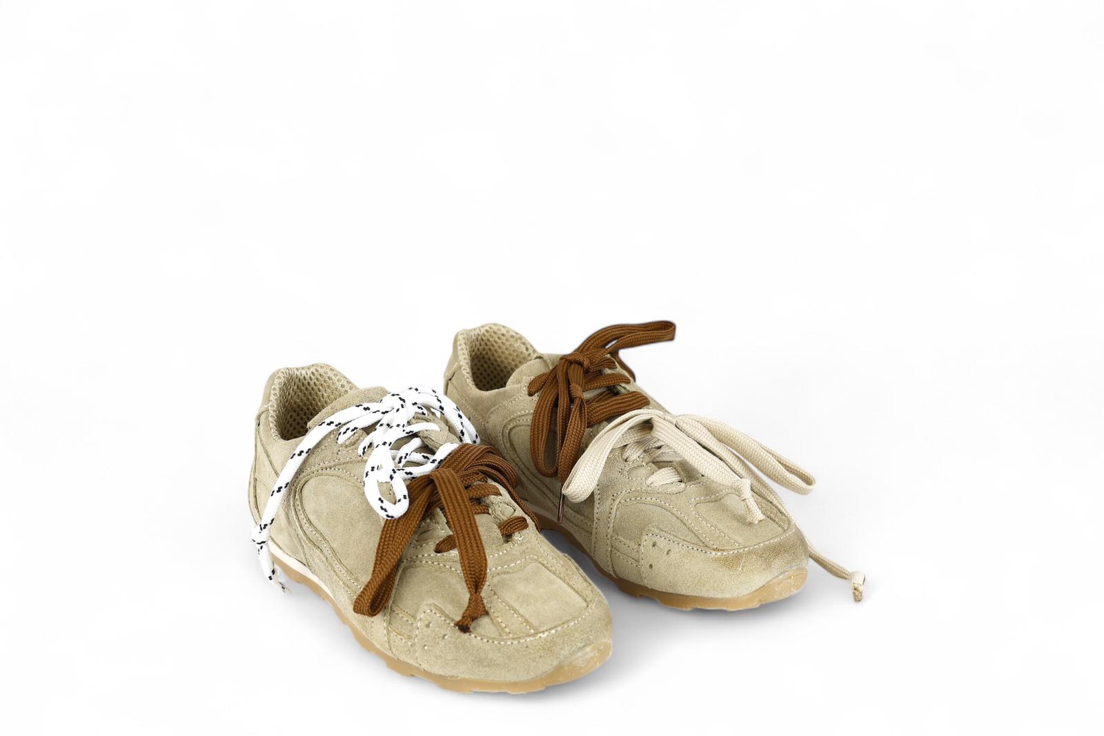 Via Mondata sneakers donna in camoscio taupe con doppio laccio